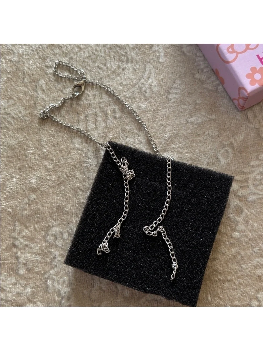 Hello Kitty Silver Tone Chain Cubic Zirconia Crystal Pendant Necklace w/Gfit Box